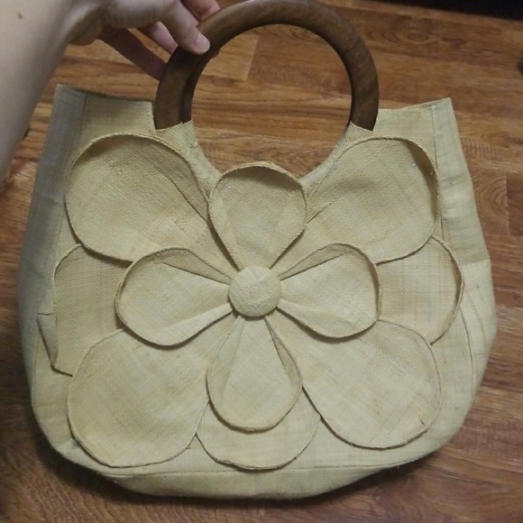mar y sol Handbags - 🌻Woven flower bag🌻